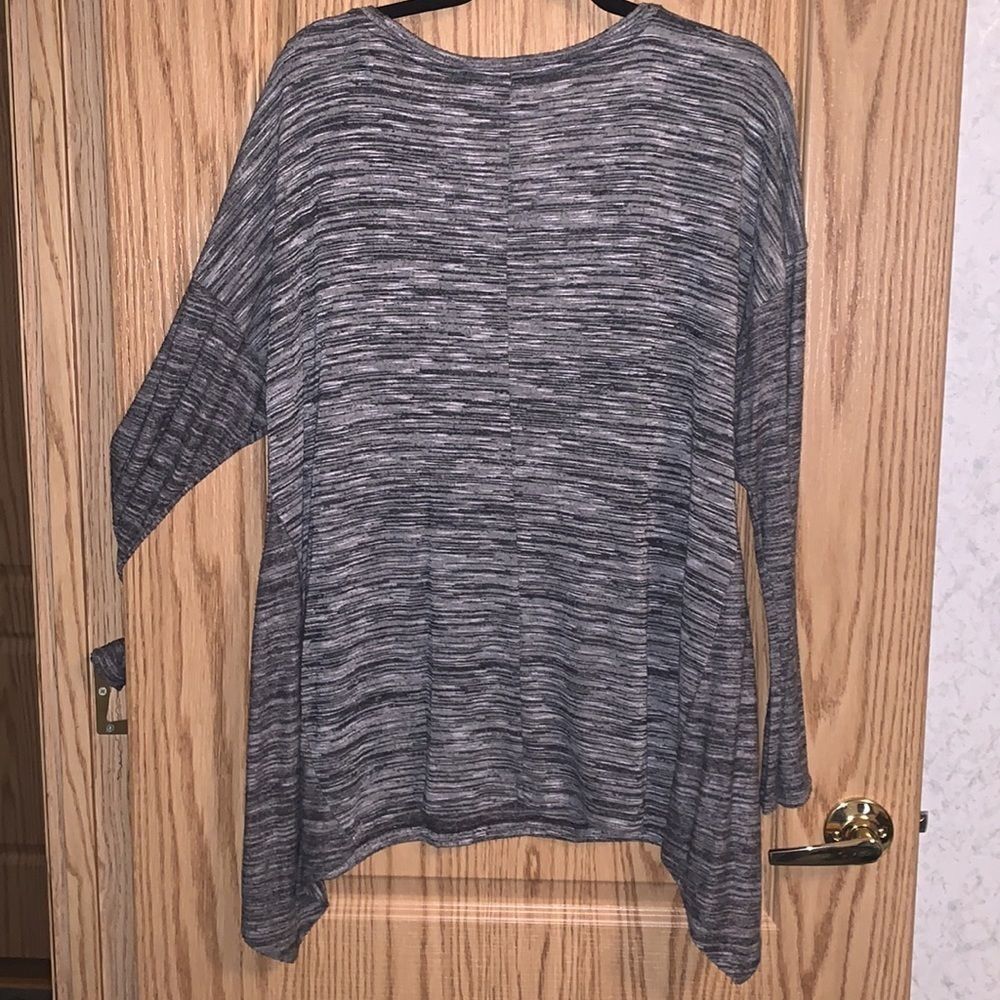 Stylus long sleeve, light weight shirt